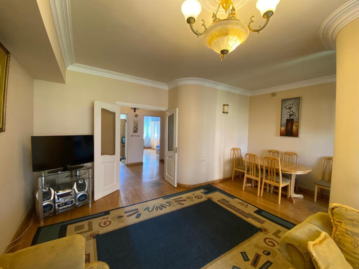 Nalbandyan Apartment Erivan Exterior foto