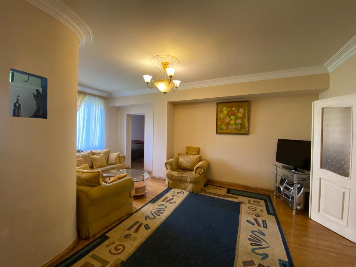 Nalbandyan Apartment Erivan Exterior foto